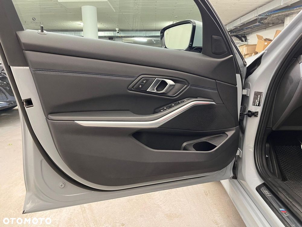 BMW Seria 3 320d xDrive mHEV M Sport sport - 17