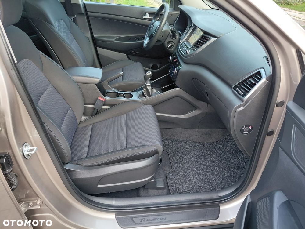 Hyundai Tucson 2.0 CRDI BlueDrive Style 2WD - 29