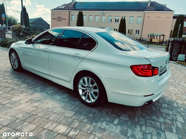 BMW Seria 5 528i xDrive - 5