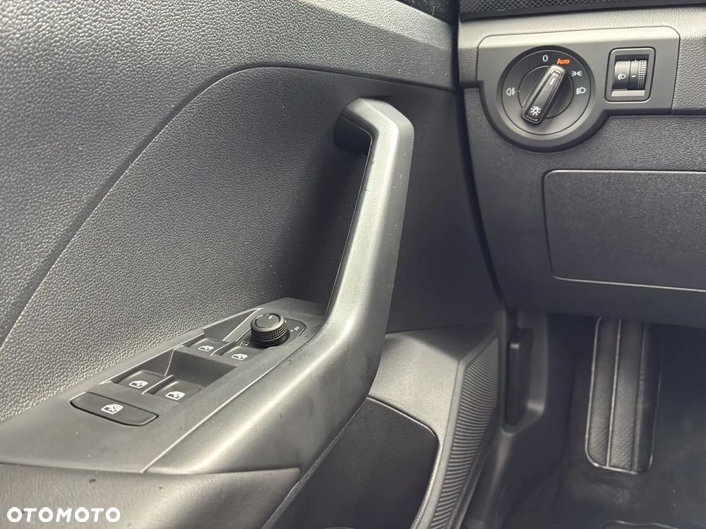 Volkswagen T-Cross - 17