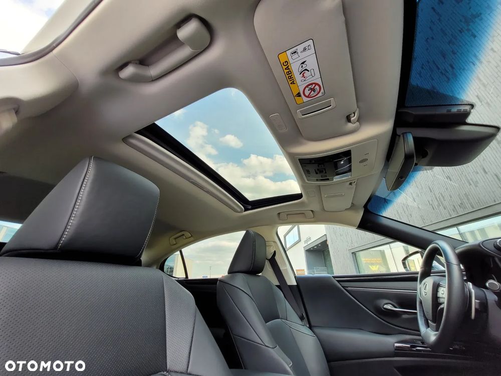Lexus ES 300h Business Edition - 18