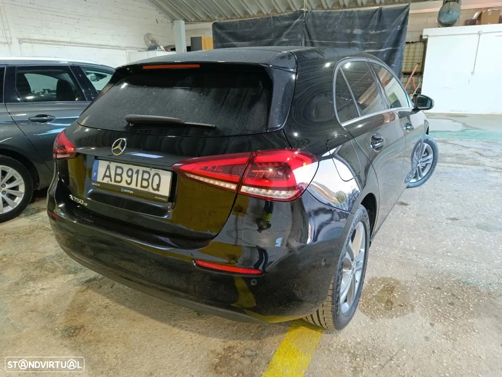 Mercedes-Benz A 250 e Style Plus - 3