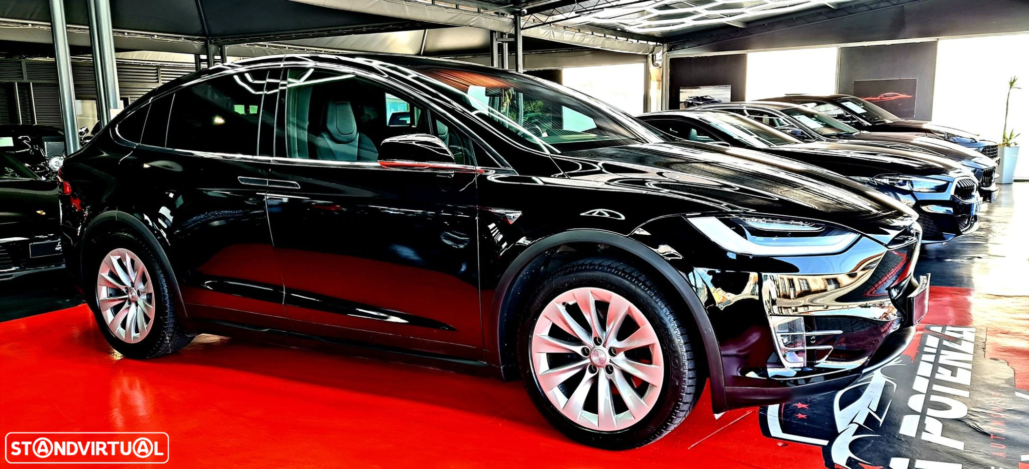 Tesla Model X - 10