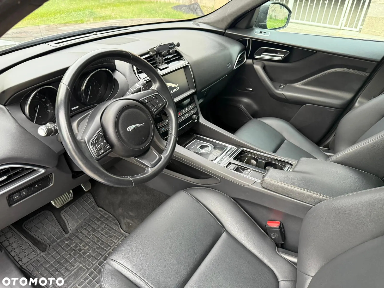 Jaguar F-Pace 30t AWD Prestige - 17