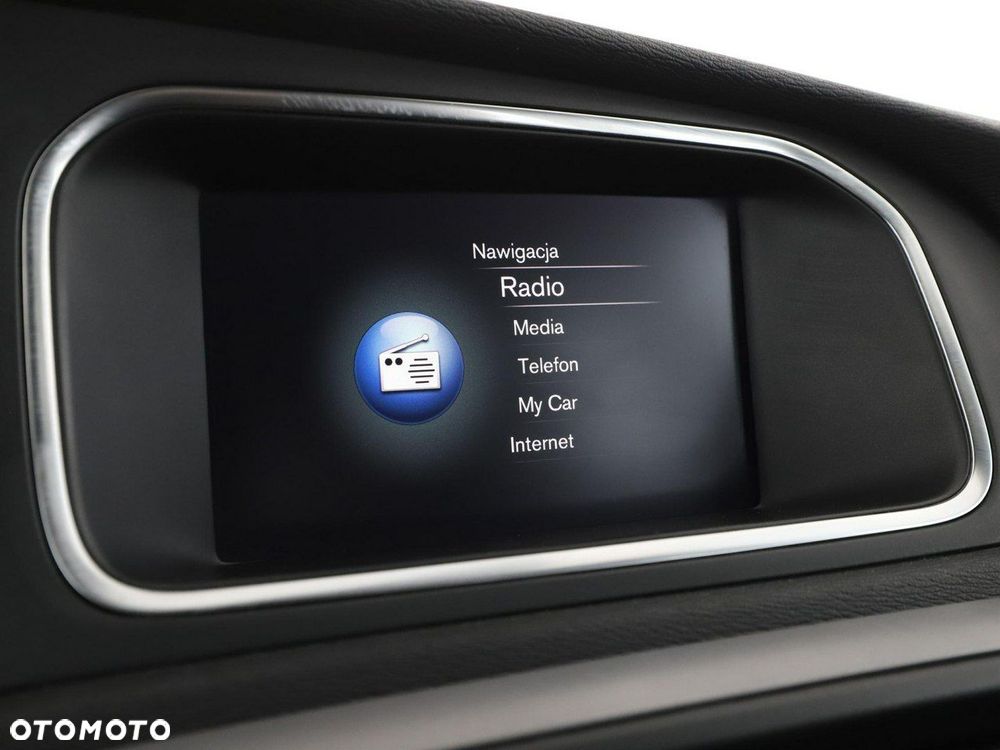 Volvo V40 T2 Momentum - 24