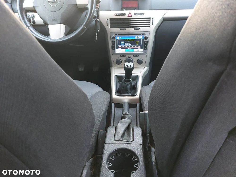 Opel Astra 1.8 Caravan Cosmo - 22