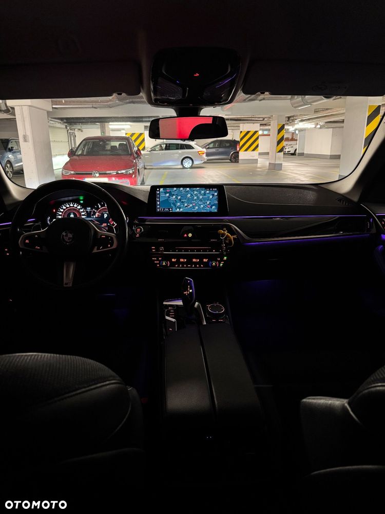 BMW Seria 5 530i - 24