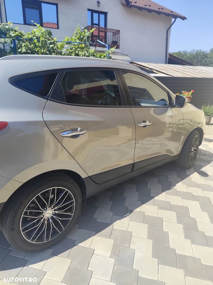 Hyundai ix35 2.0 CRDI 4WD Premium - 2