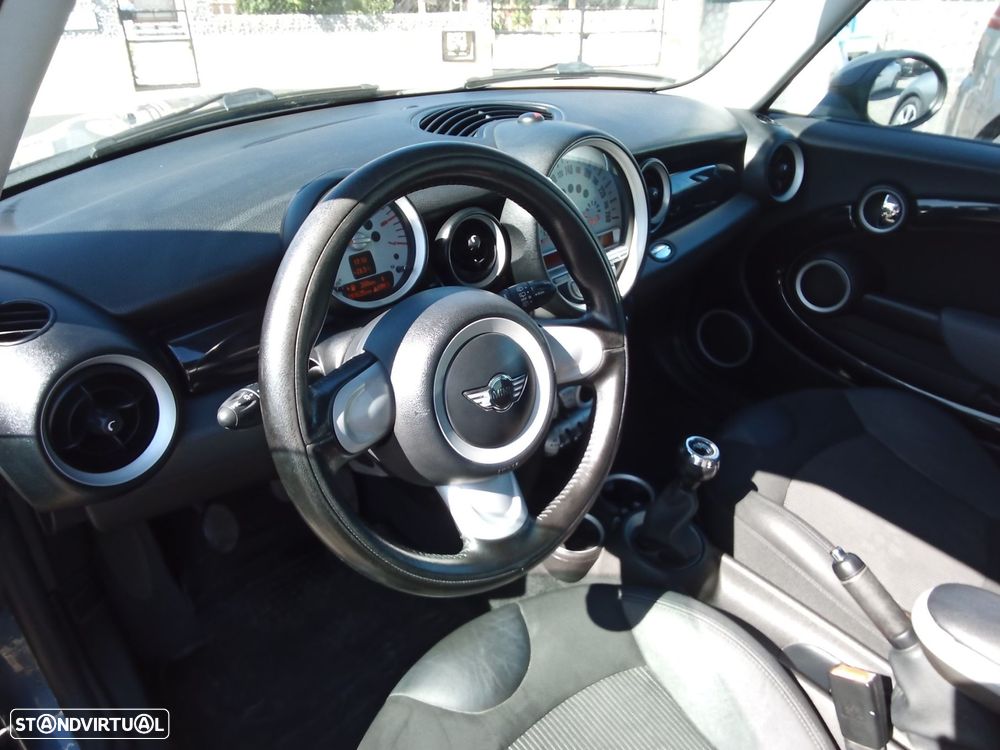 MINI Clubman Cooper D - 12