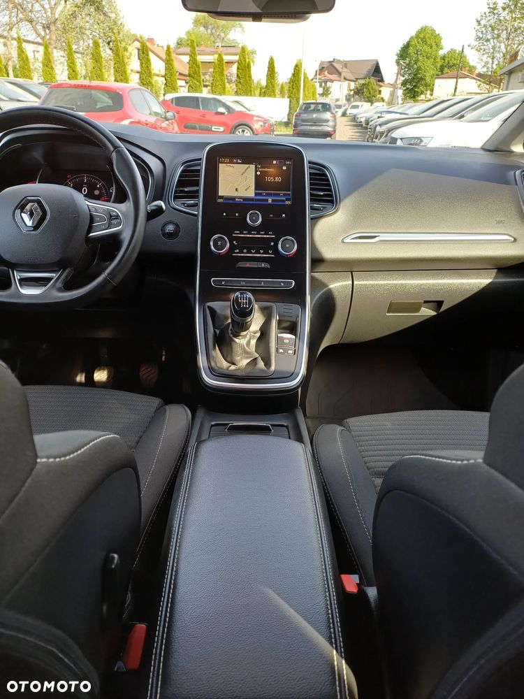 Renault Grand Scenic - 23