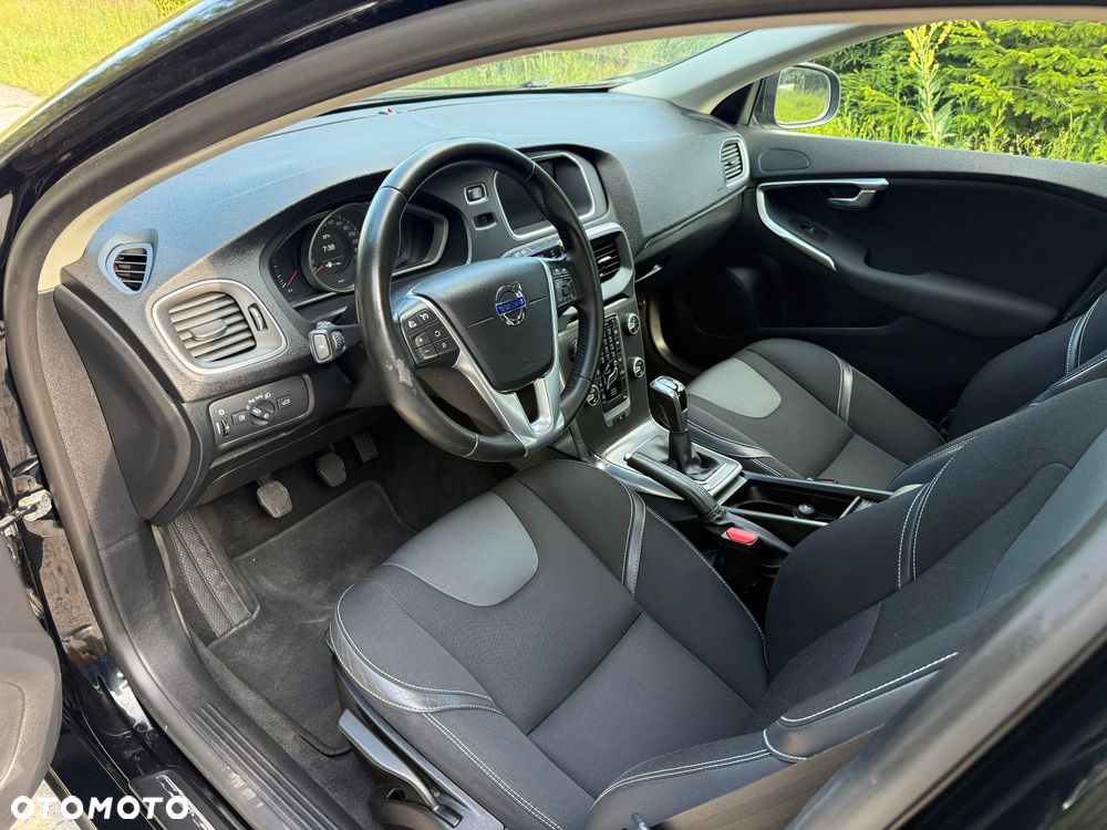 Volvo V40 D2 Momentum - 9