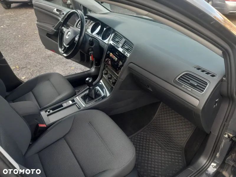 Volkswagen Golf - 20