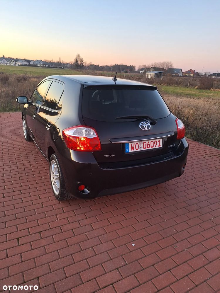 Toyota Auris 1.6 Executive - 12