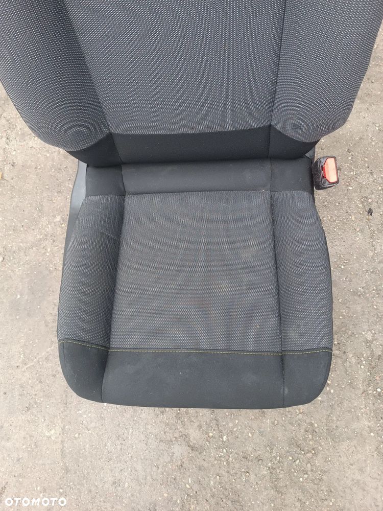 FOTEL PRAWY PRZÓD PRZEDNI CITROEN C3 III - 3