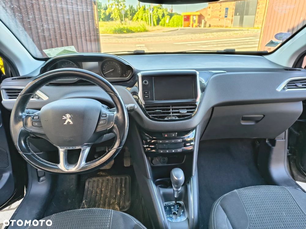 Peugeot 208 - 19