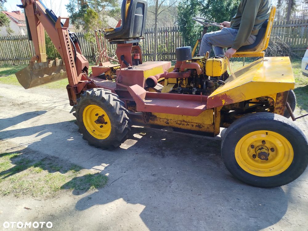 Thwaites JCB Thwaites Tusker digger Prosta Minikoparka kołowa wywrot Koliba wozidło zmienny osprzęt diesel 2 cylindry ładny stan 1,5tony 3 biegi import UE Film - 2