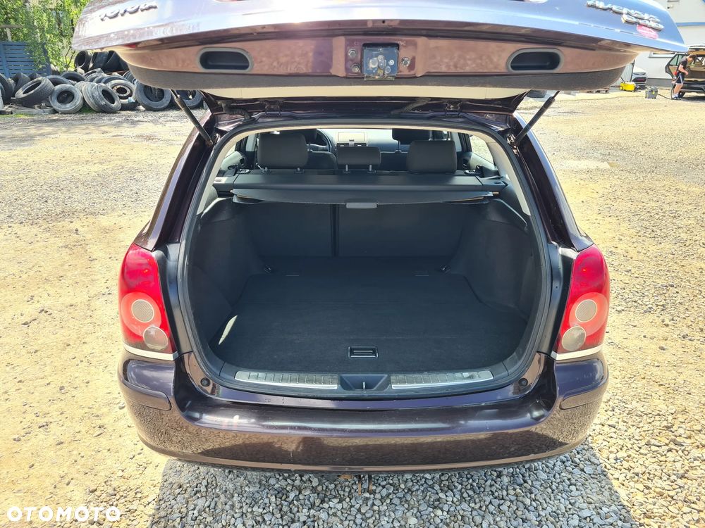 Toyota Avensis - 14