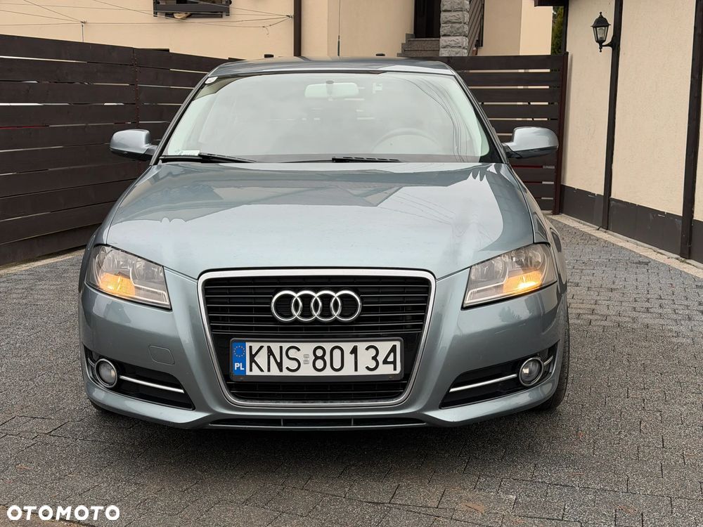 Audi A3 Sportback 1.6 TDI Ambiente - 2