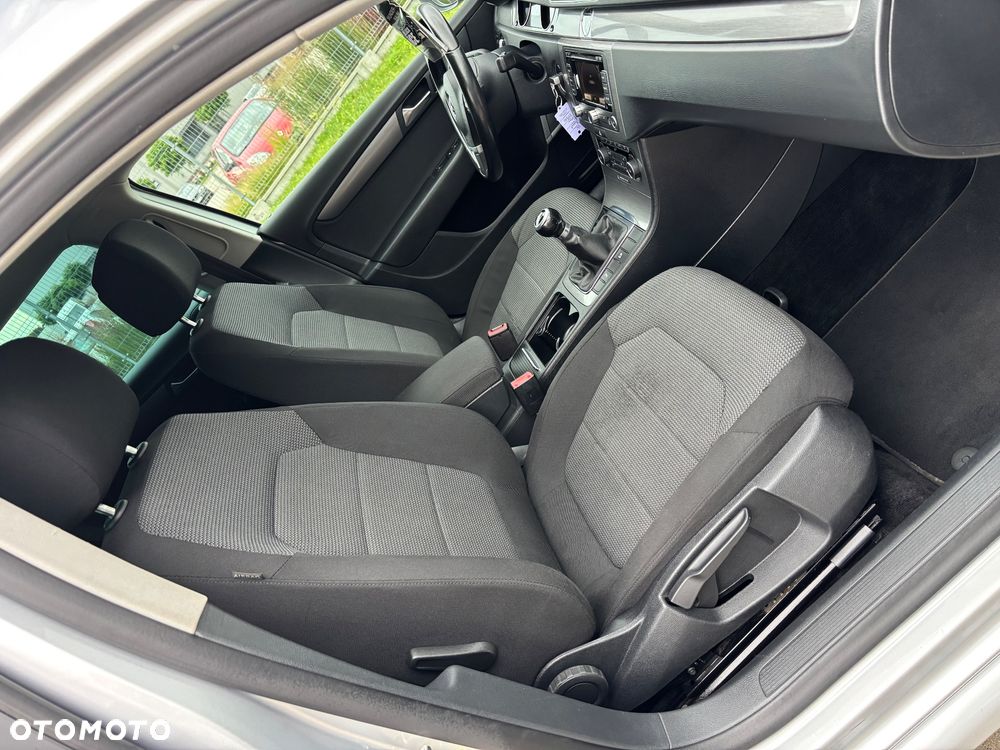 Volkswagen Passat 2.0 TDI BlueMotion Technology Highline - 24