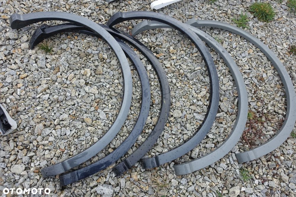 LISTWA BŁOTNIKA TYLNA AUDI Q5 SLINE 80A - 7