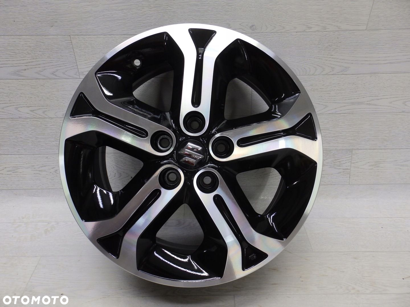 Felgi Suzuki Vitara 6.5Jx17CH Et50 5x114.3 - 8