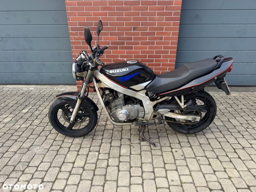 Suzuki GS