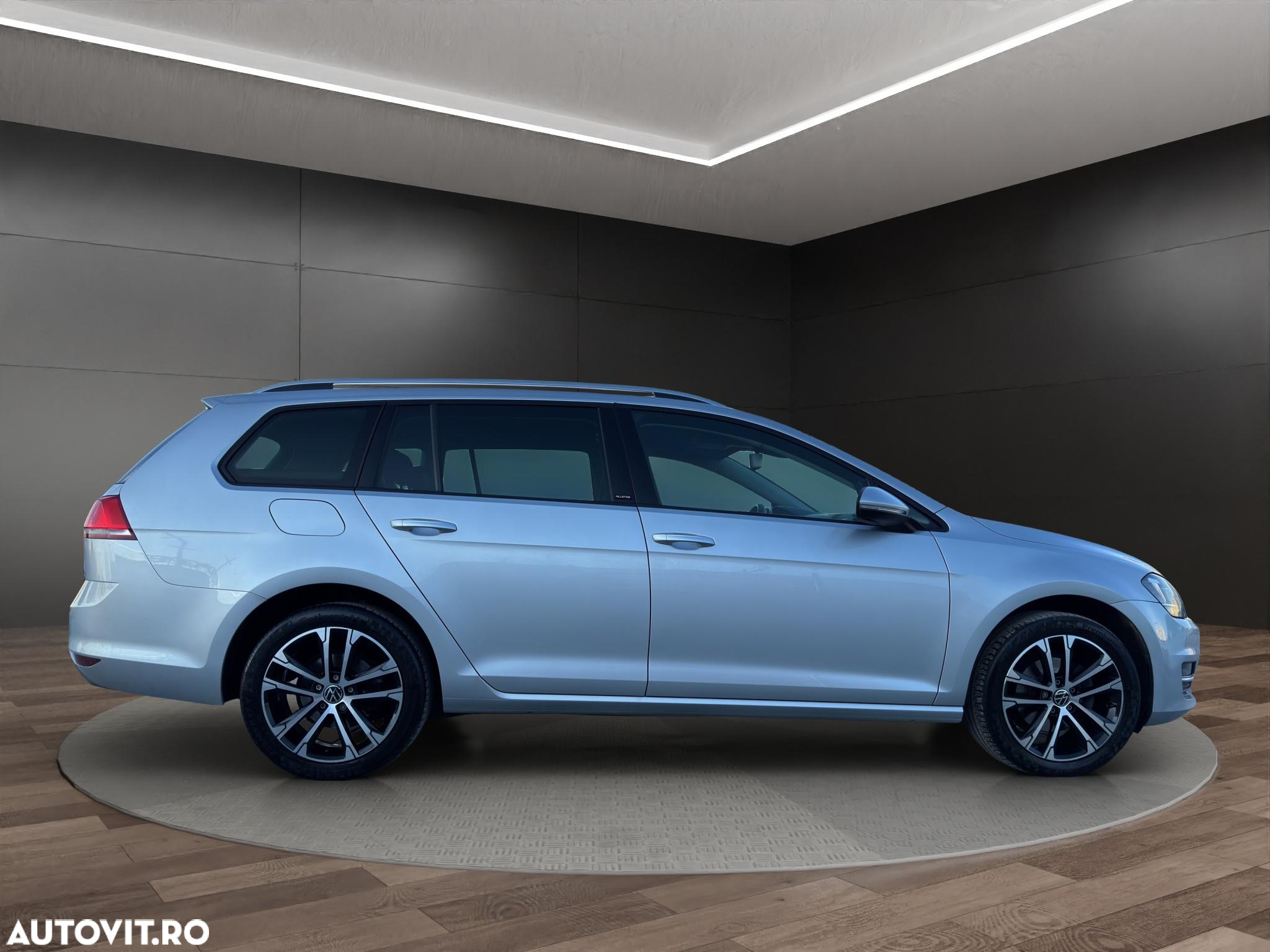 Volkswagen Golf Variant 2.0 TDI BlueMotion Technology Allstar - 15