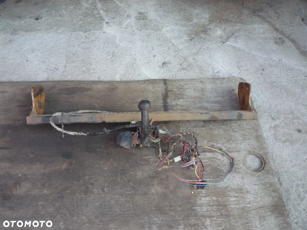KIA CEED I HB 5D HAK HOLOWNICZY - 1