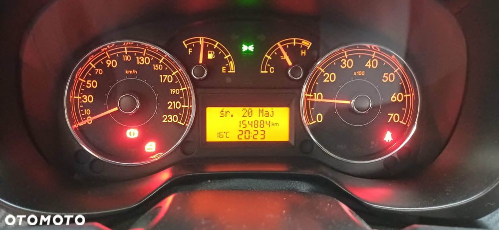 Fiat Grande Punto Actual 1.4 8V Estiva Blue&Me - 1
