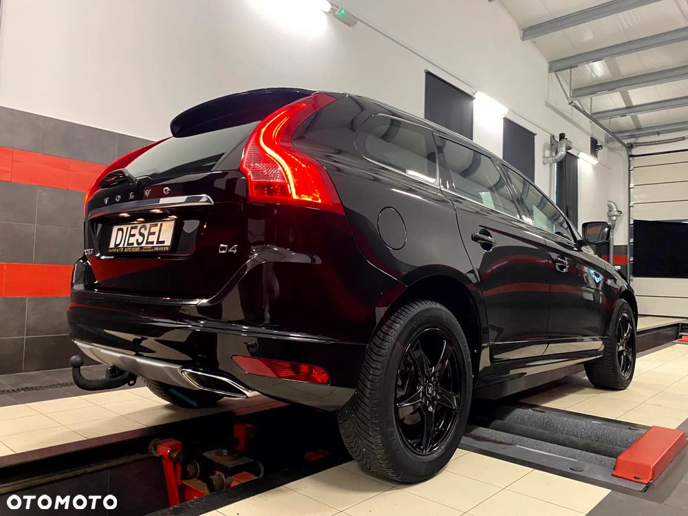 Volvo XC 60 D4 Drive-E Ocean Race - 12