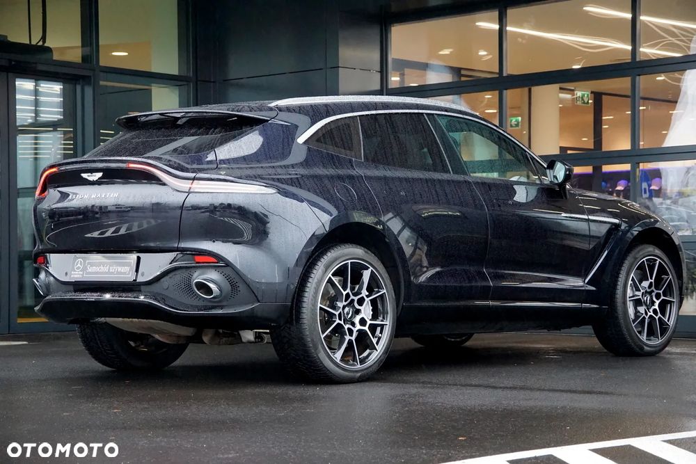Aston Martin DBX - 7