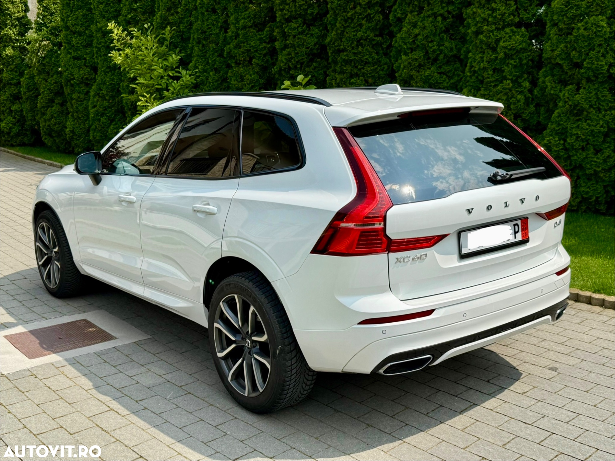 Volvo XC 60 D4 R-Design - 8