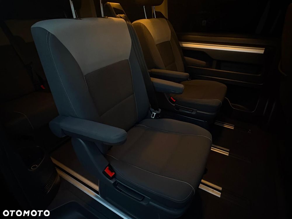 Volkswagen Multivan - 23