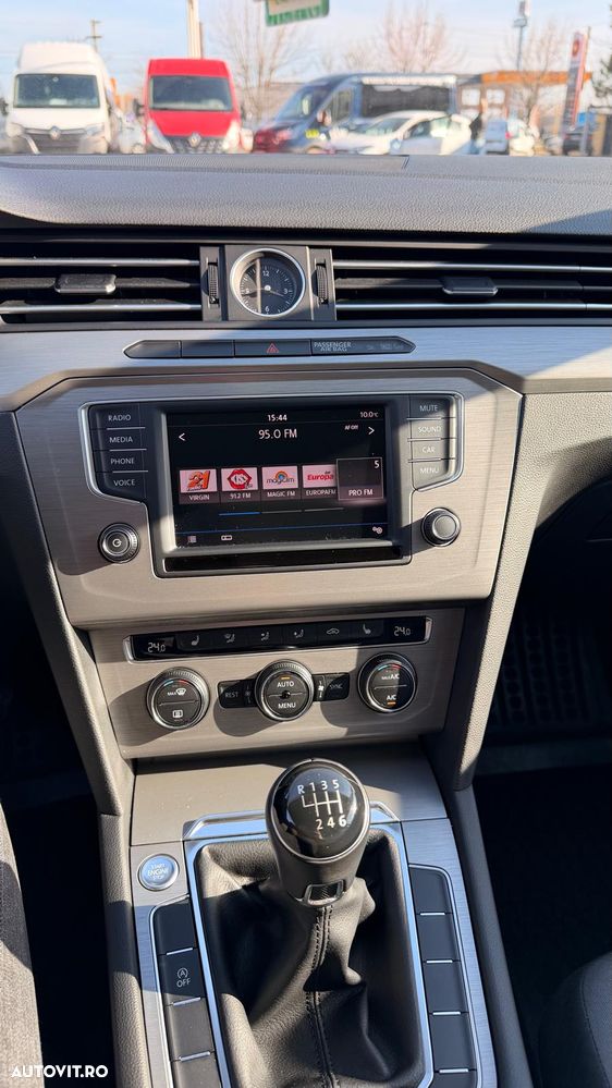 Volkswagen Passat 2.0 TDI Trendline - 7