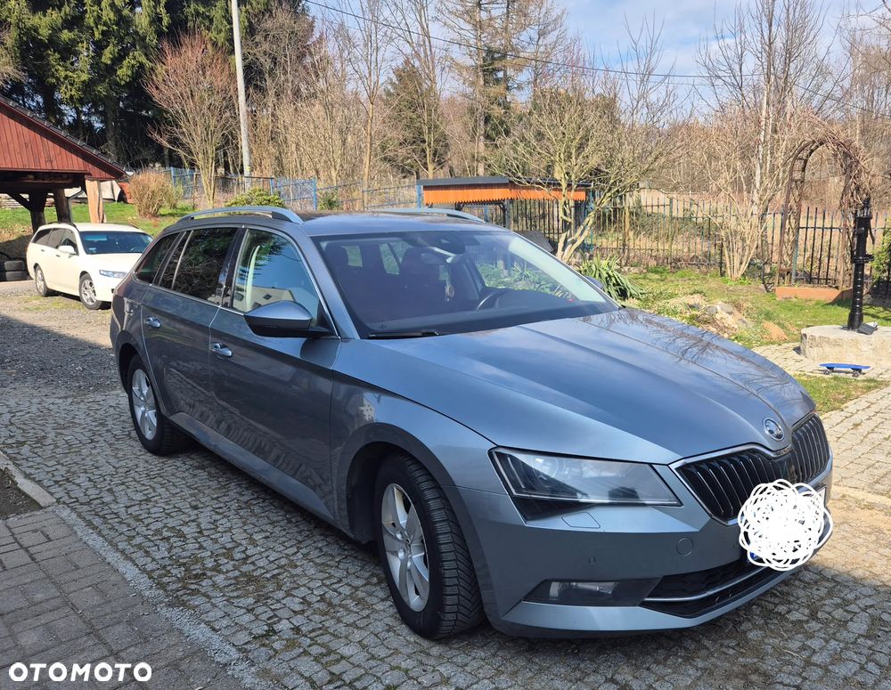 Skoda Superb 2.0 TDI DSG Ambition - 1