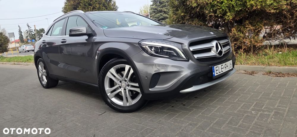 Mercedes-Benz GLA 250 7G-DCT StreetStyle - 20