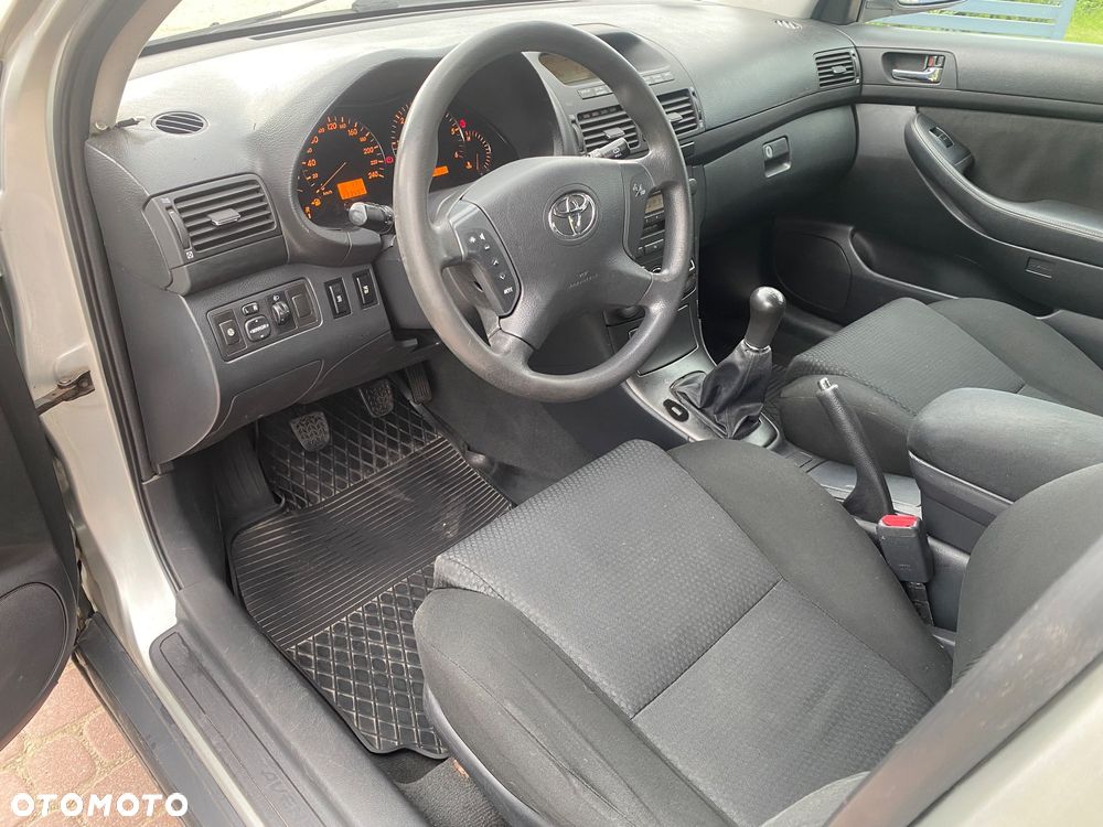 Toyota Avensis 2.0 D-4D Luna - 8