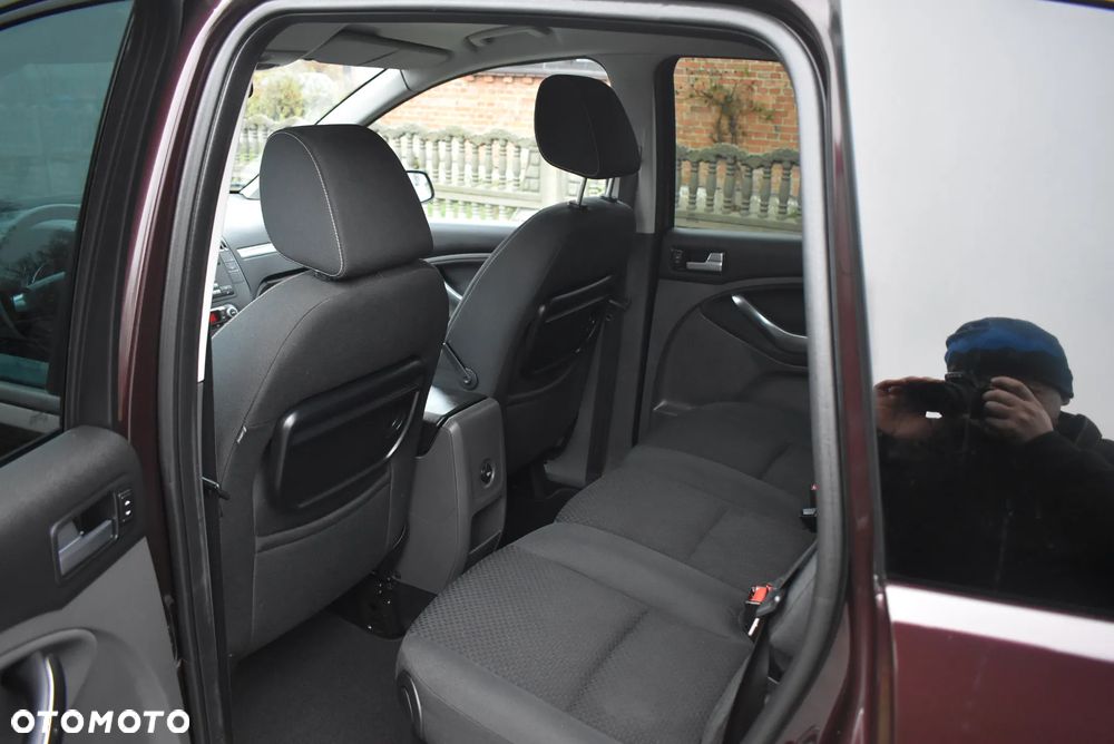 Ford C-MAX 2.0 Titanium - 23