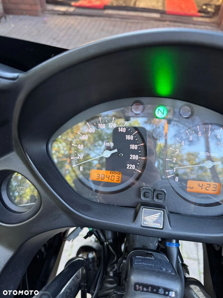 Honda CBF - 11