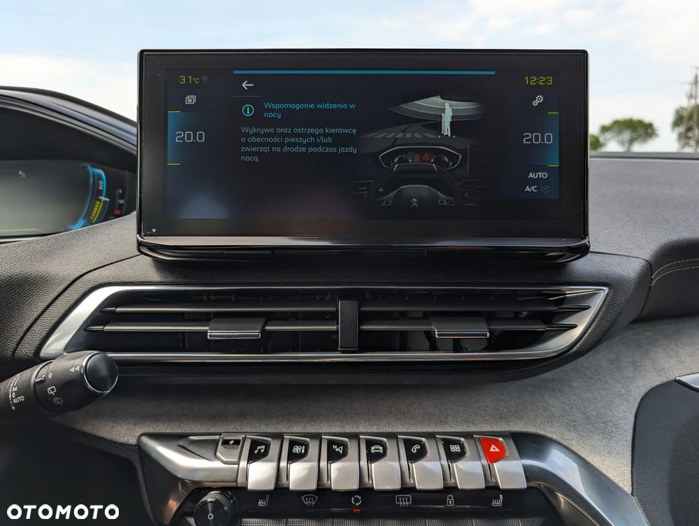 Peugeot 3008 225 e-EAT8 GT - 31