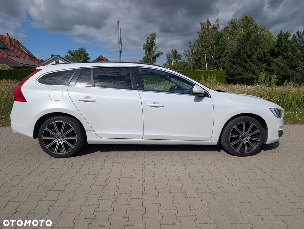 Volvo V60 D3 Geartronic Summum - 3