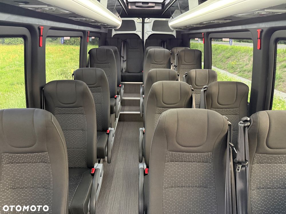 Mercedes-Benz Sprinter 519 - 18