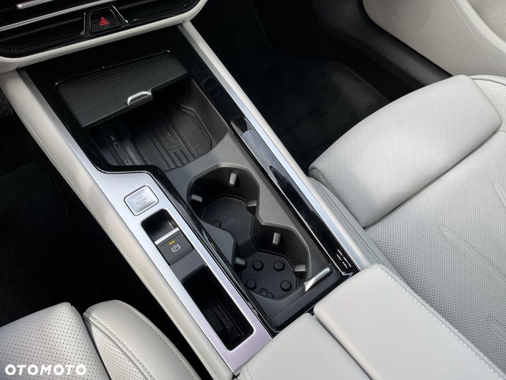 Volkswagen Passat - 32