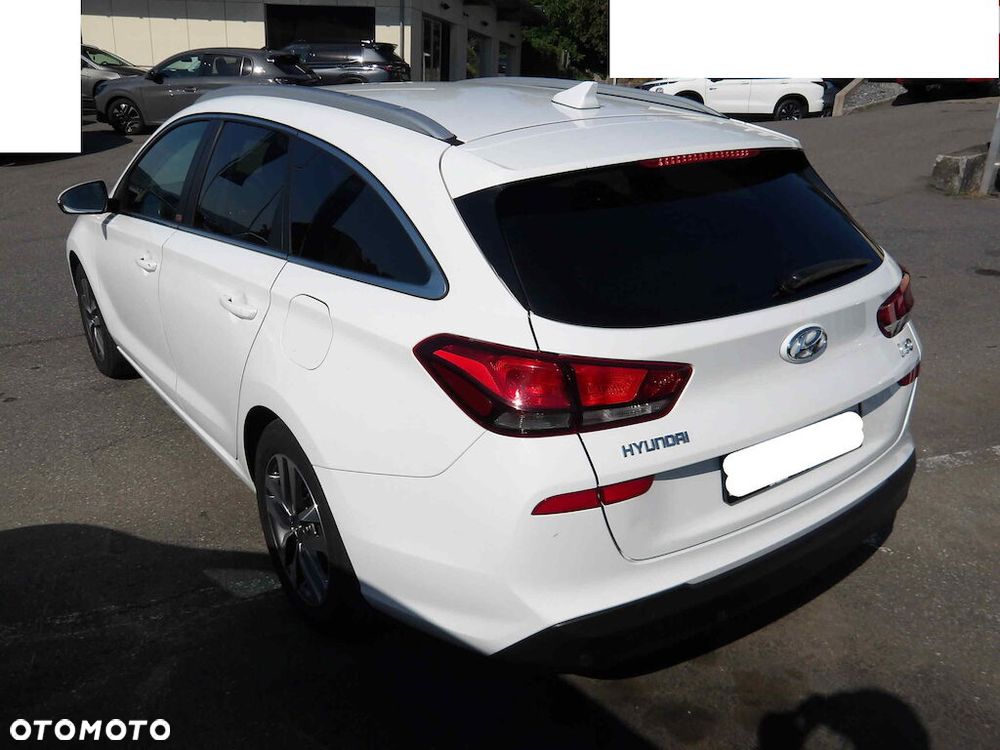 Hyundai i30 1.6 CRDI Comfort DCT - 3