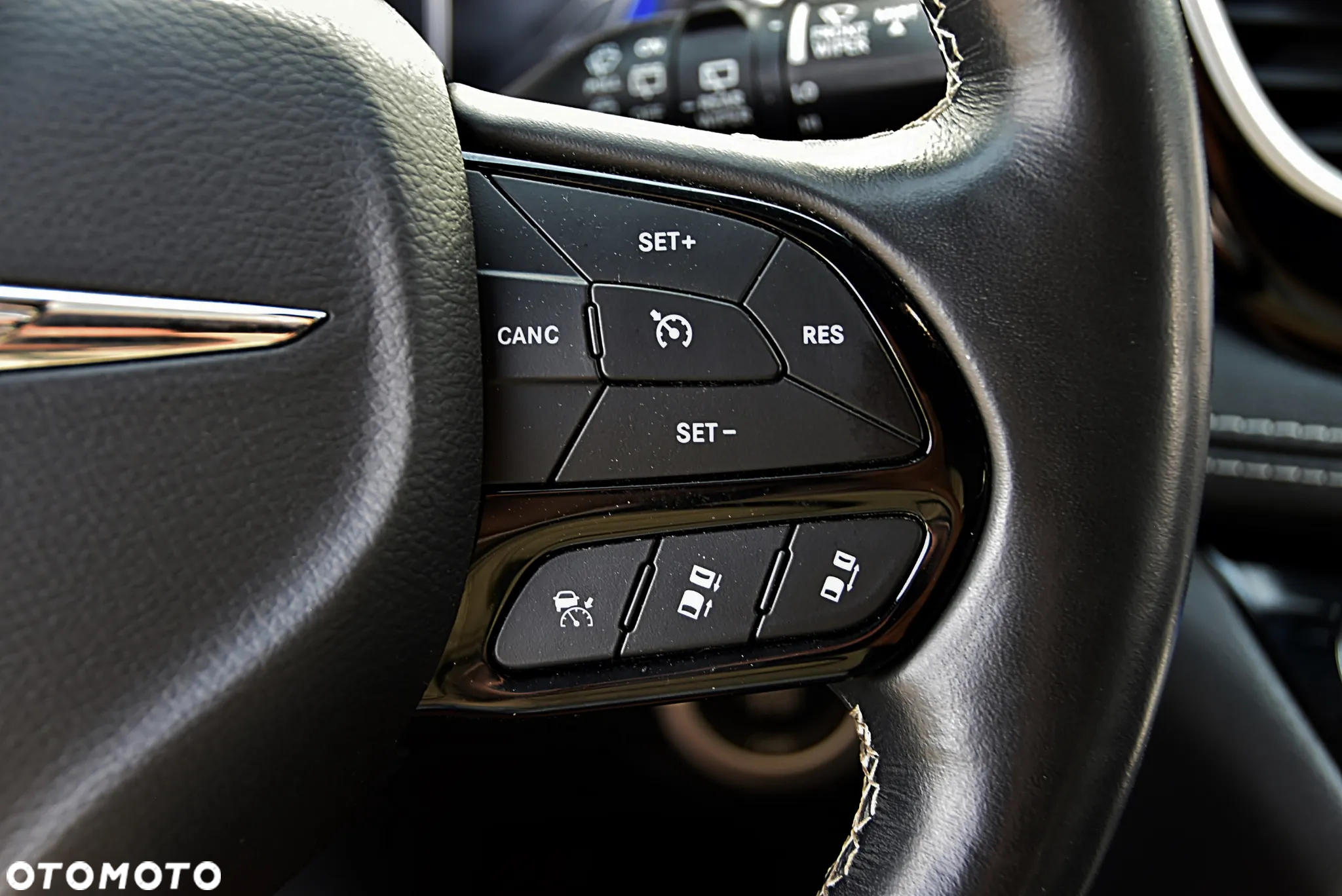 Chrysler Pacifica - 37