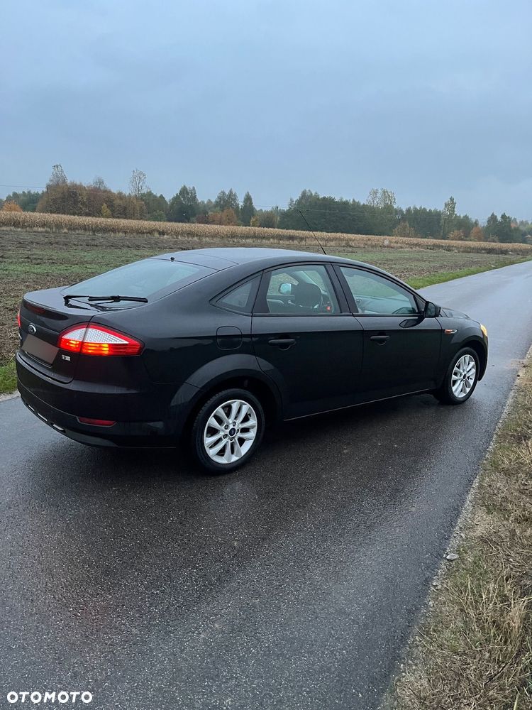 Ford Mondeo 1.8 TDCi Trend - 12