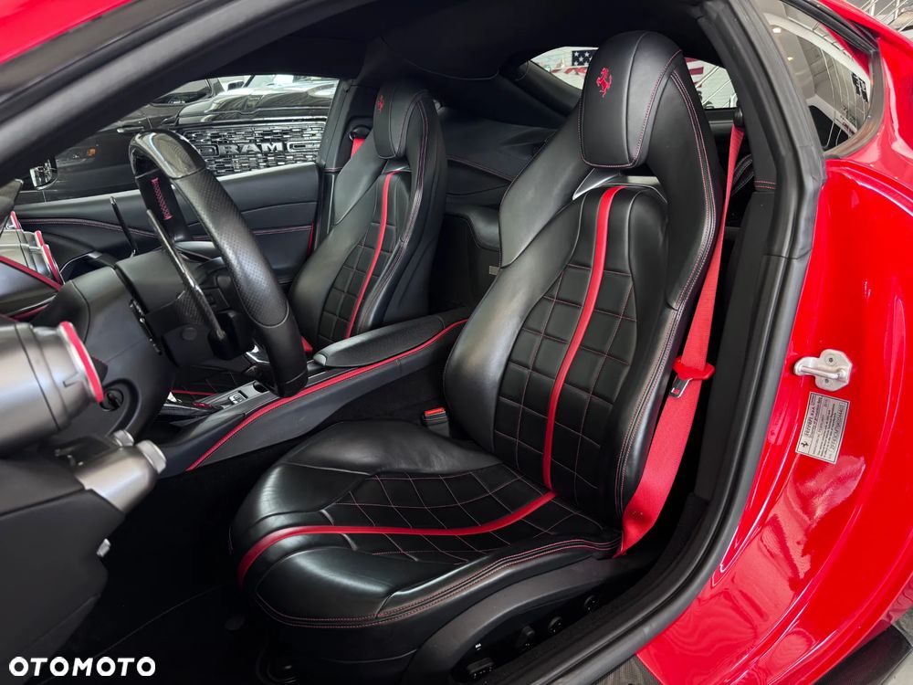 Ferrari 812 Superfast - 18