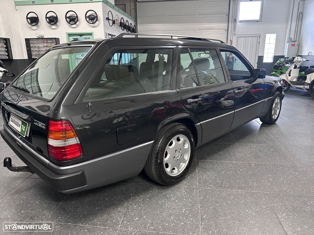 Mercedes-Benz E 250 D Turbo - 16