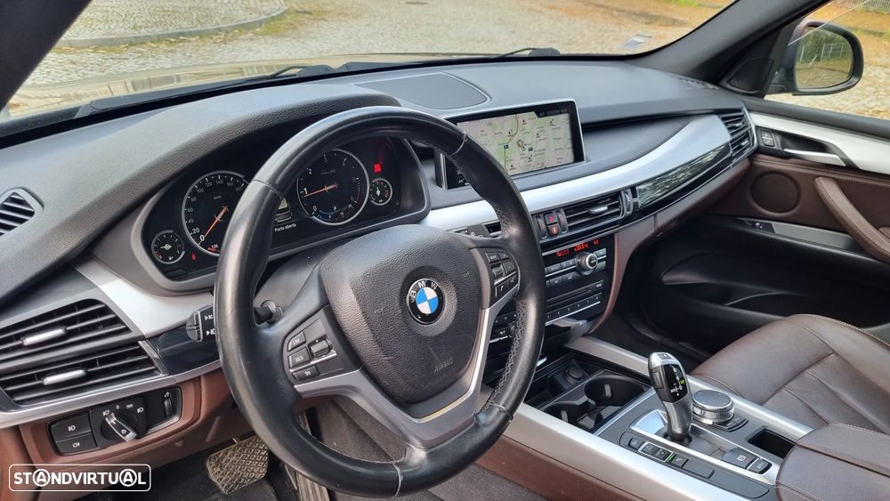 BMW X5 25 d sDrive Comfort 7L - 9