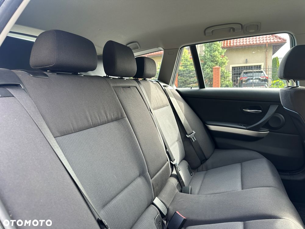 BMW Seria 3 - 22